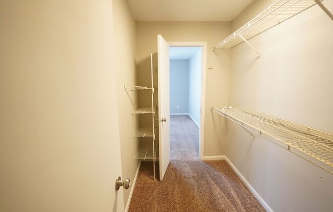 1 bed, 1 bath, $850, Unit Apt 32