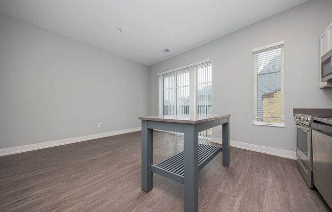 1 bed, 1 bath, 684 sqft, $1,195, Unit 314