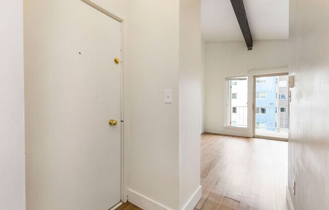 1613 Summit Flats
