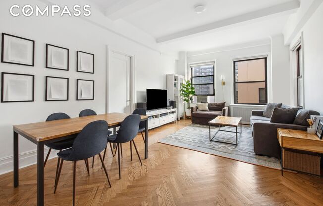 215 W 90 ST