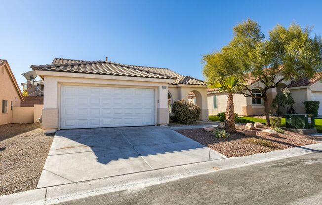 SUMMERLIN BEAUTY WITH UPGRADES*2 LARGE BEDROOMS*LARGE DEN OR 3RD BEDROOM*COVERED PATIO*