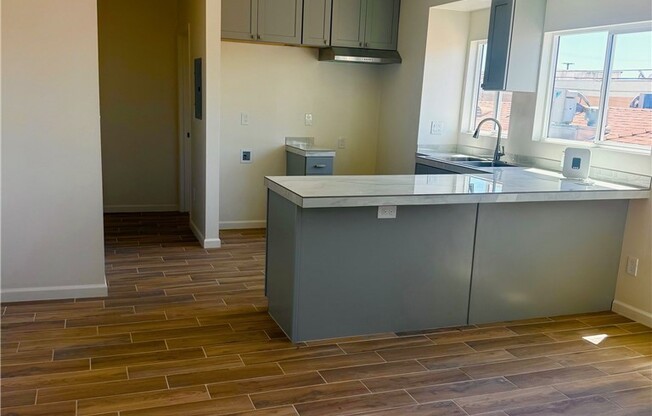 236 W 47 ST
