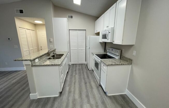 ANNUAL RENTAL - OASIS- 1 BED/1BATH