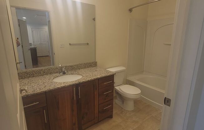 2 beds, 2 baths, 1,185 sqft, $1,600, Unit 330