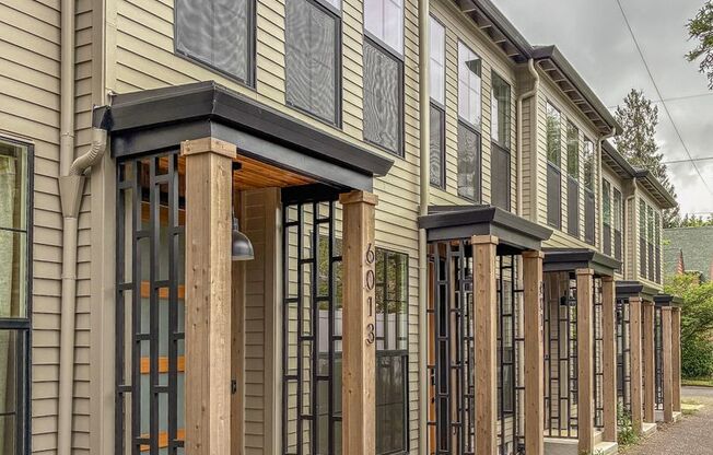 Brand New 2 Bedroom 2.5 bathroom Townhome in Concordia District !