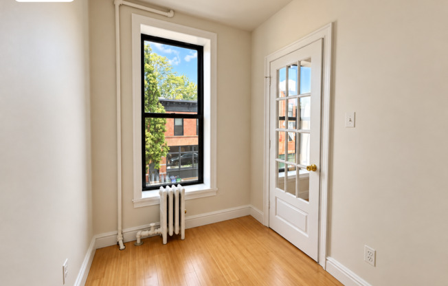 365 HOYT ST