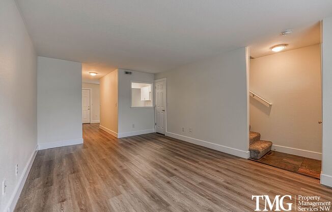 2 BD Washougal Townhome with Private Backyard