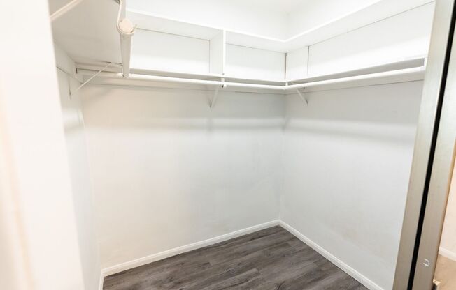 3 beds, 2 baths, 1,195 sqft, $3,198, Unit 214