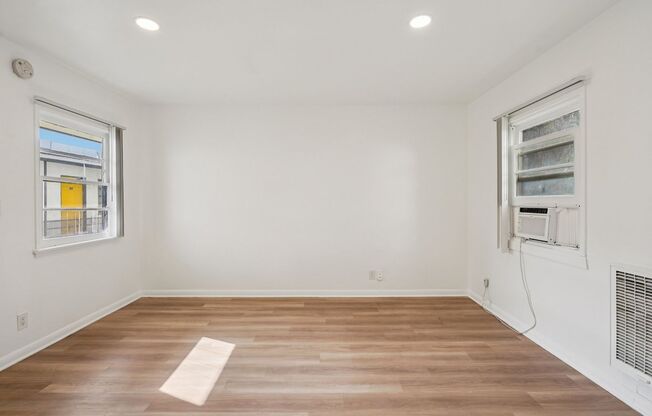 Studio, 1 bath, 325 sqft, $2,298, Unit 20