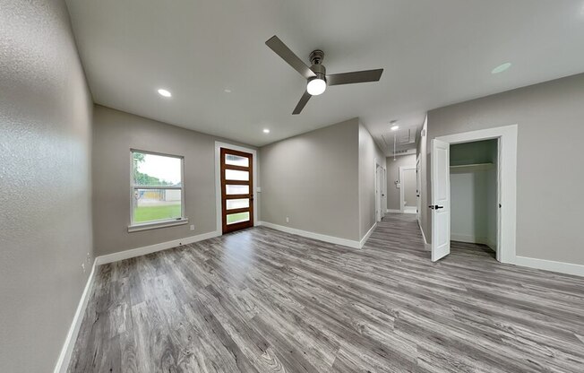 111 FOSTER LN