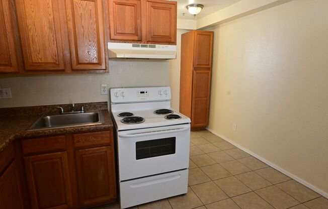 Large Studio Apartment for Rent - 3017 Carey - North Las Vegas