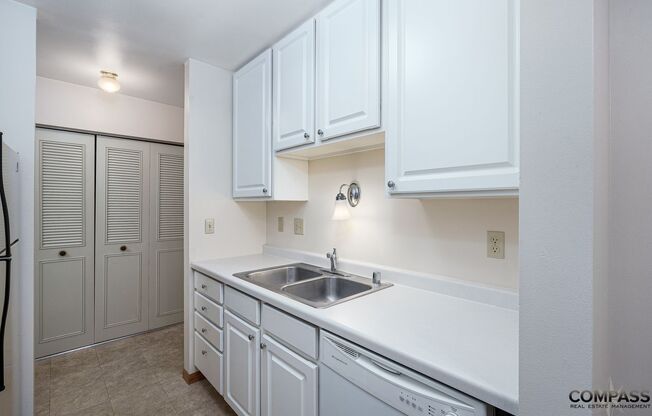 1 bed, 1 bath, 624 sqft, $1,025, Unit 212