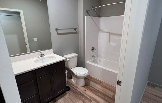 2 beds, 2 baths, 1,040 sqft, $1,795, Unit HW-436