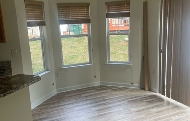 End unit townhome in Stonebrook