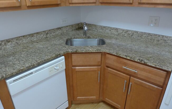 1 bed, 1 bath, 750 sqft, $2,050, Unit 07B
