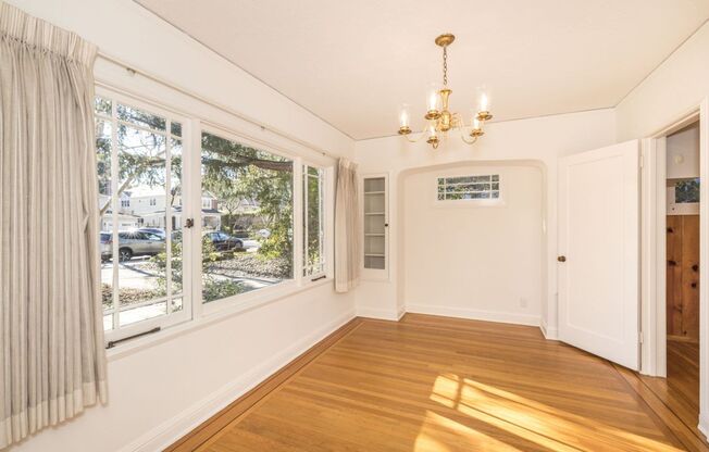 Charming 3 Bed, 2 Bath Home in Old Palo Alto