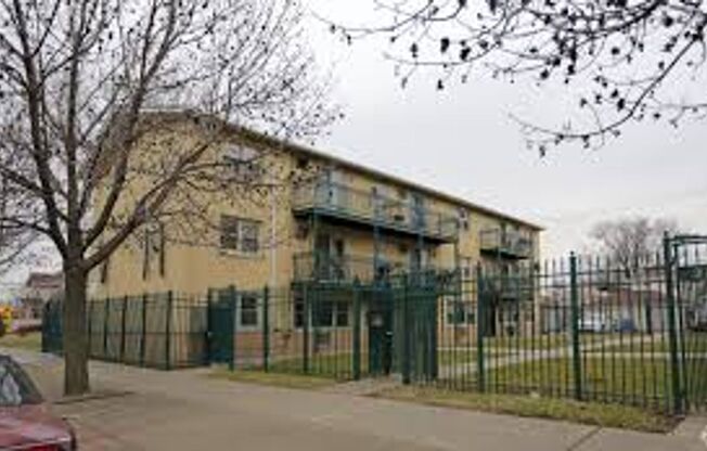 3731-3733 W 63rd (West Lawn)