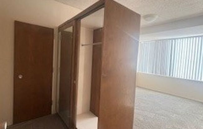 2 beds, 2 baths, 970 sqft, $1,695, Unit 402