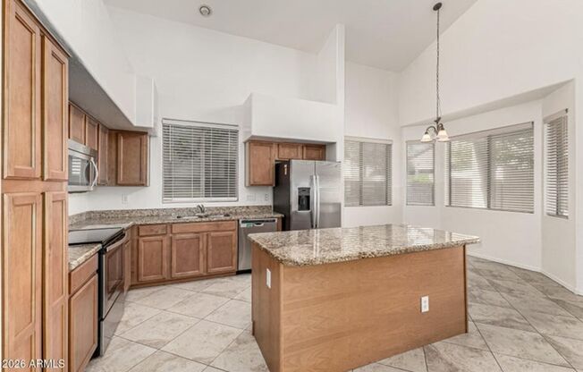 8760 W Augusta Ave, Glendale - Spacious 4 bedroom, 3 bath