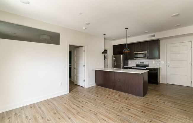 2 beds, 2 baths, $1,725, Unit 1050 N 4th St. Apt. 305