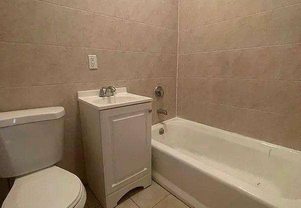 869 MACY PL