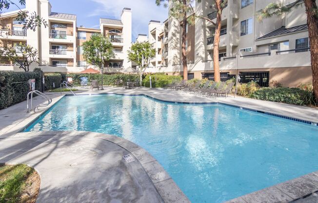 1 bed, 1 bath, 610 sqft, $2,095, Unit 5500 Owensmouth Ave #216