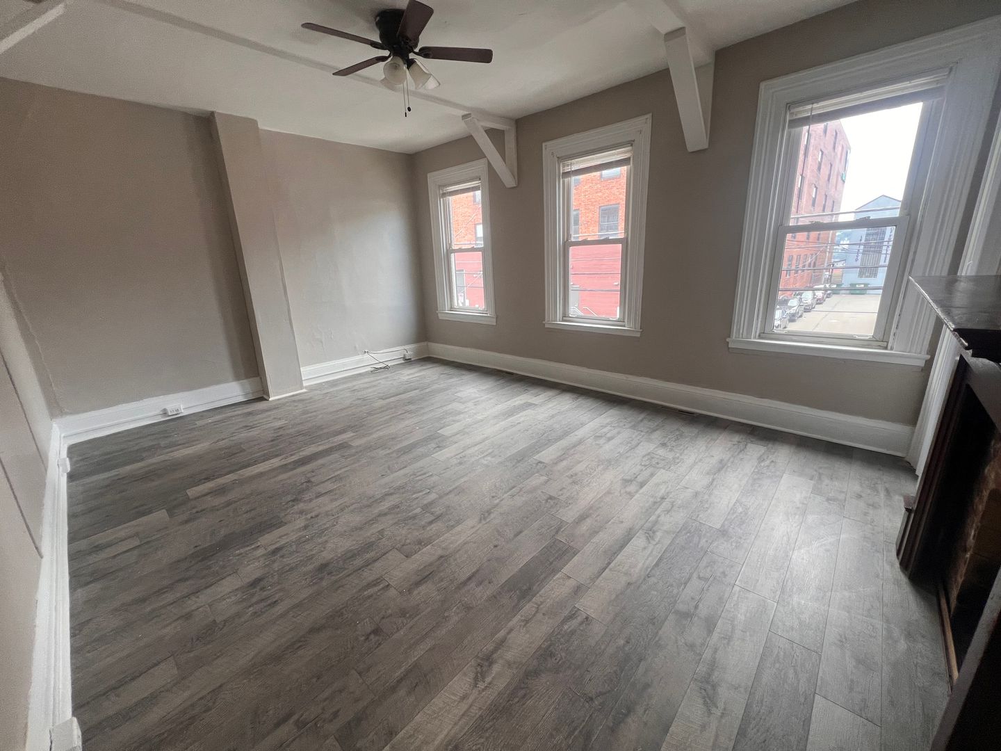 1815 Locust Street (Full Service)