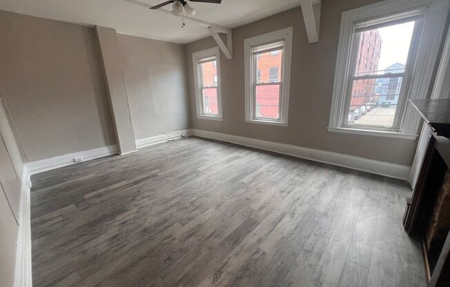 1815 Locust Street (Full Service)