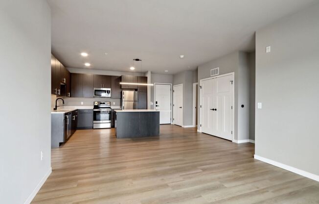 2 beds, 2 baths, 1,140 sqft, $2,255, Unit 5604-124