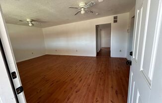 2 beds, 1 bath, 1,600 sqft, $1,800, Unit A