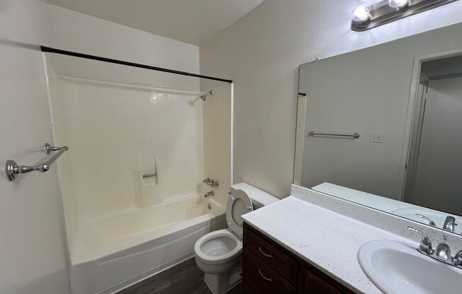 1 bed, 1 bath, 750 sqft, $1,295, Unit 01