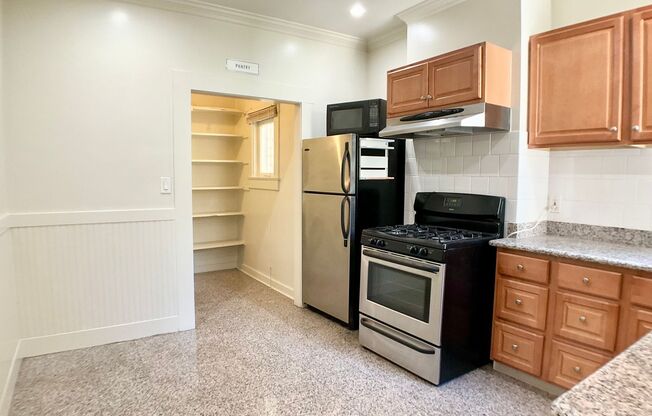 LARGE 3BR In Pac Heights. In-Unit Laundry! New Appliances! Dishwasher!
