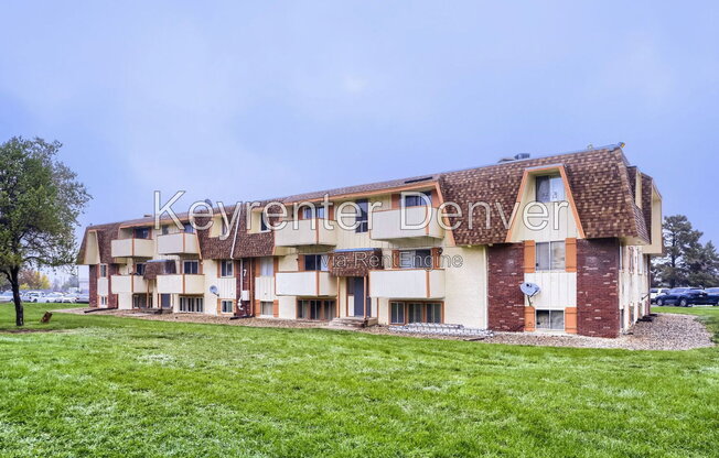 2 beds, 1 bath, 813 sqft, $1,189, Unit 6-301