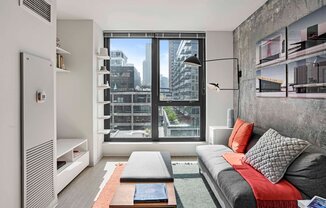 155 W SUPERIOR ST