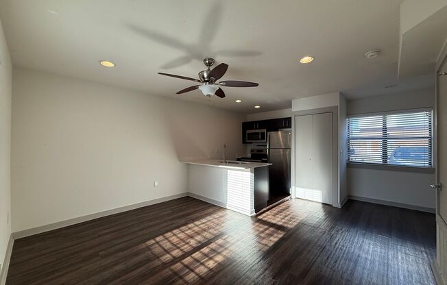 Monarch Place Apartments-2106 Bennett Avenue