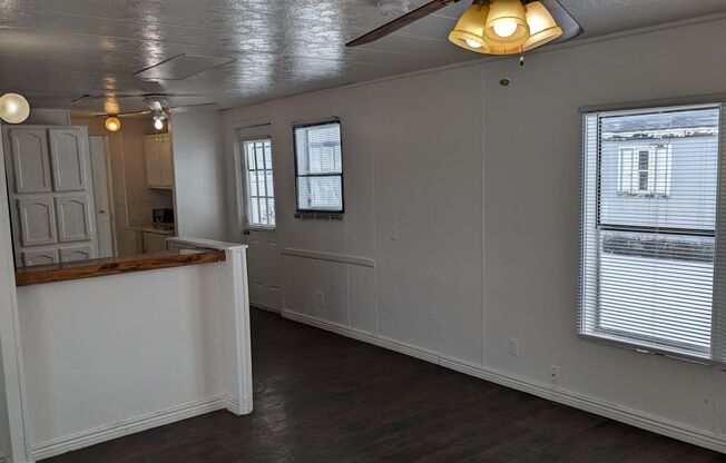 3 beds, 2 baths, 850 sqft, $1,295, Unit #3