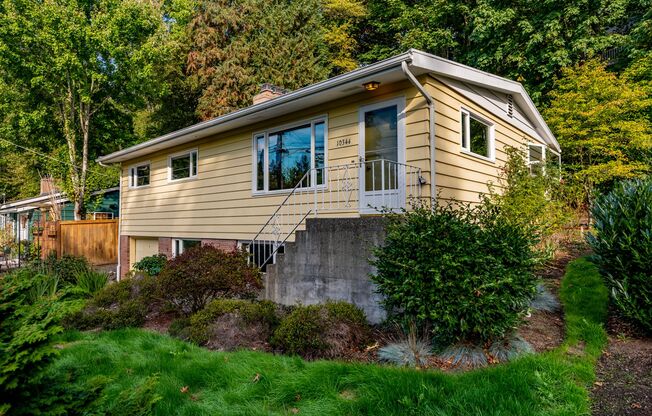 Spacious 3BR+/2 BA Home in Quiet North-End Neighborhood (Thornton Creek)