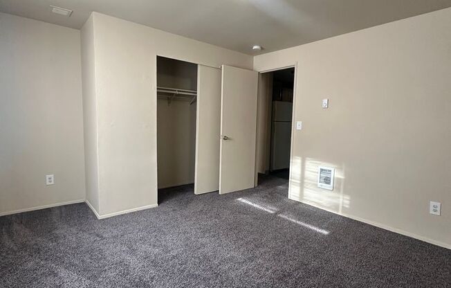 2 beds, 1 bath, 838 sqft, $1,595, Unit 8202-J