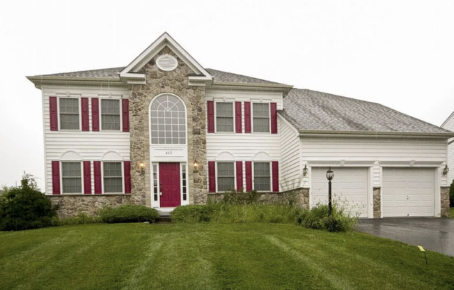 317 CHAMBORLEY DR