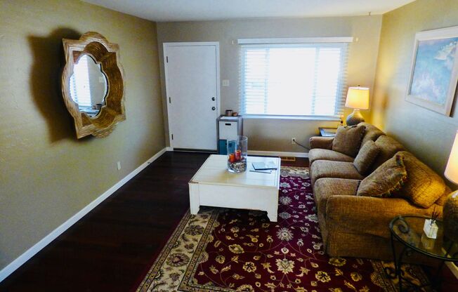 $0 DEPOSIT OPTION, U-HILLS, 4 BED, LARGE ADDITION, UPDATED, A/C, GARAGE, PRIMARY BED & BATH, HARDWOOD FLOORS, LARGE YARD!