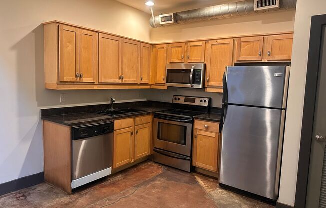 2 beds, 2 baths, 850 sqft, $1,450, Unit APT 116