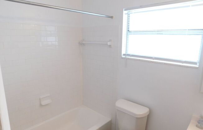 2 beds, 1 bath, $1,600