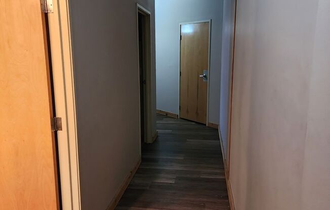 2 beds, 2 baths, 980 sqft, $1,700, Unit 912