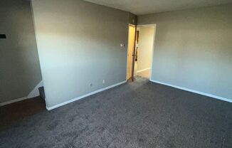 2 beds, 1.5 baths, $850, Unit Apt 4