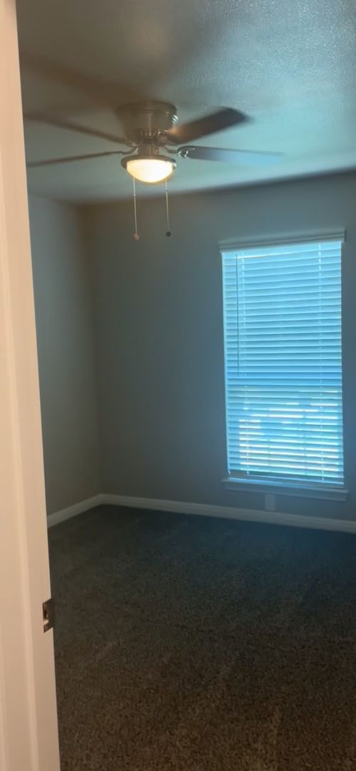 2 beds, 1 bath, 770 sqft, $1,120, Unit 812