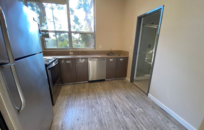 2 beds, 1 bath, 720 sqft, $2,195, Unit 164