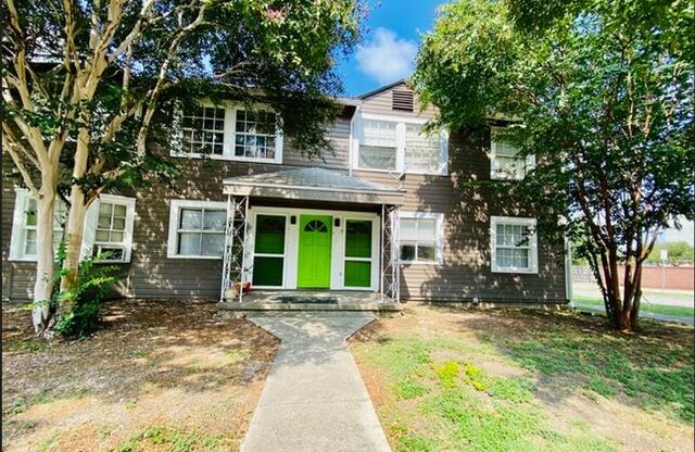 425 MAVERICK ST