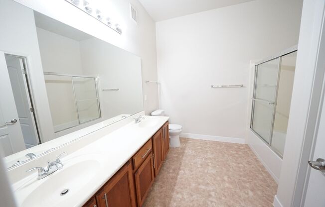 2 beds, 2 baths, $1,550, Unit Building 10