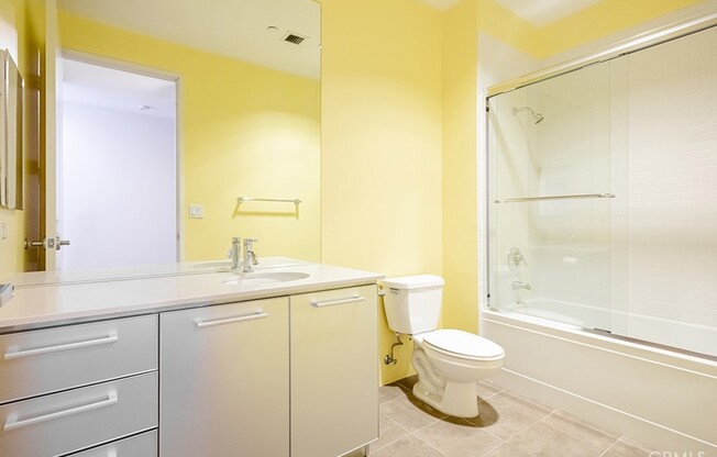 2 beds, 2 baths, 1,320 sqft, $3,850, Unit 1603