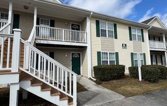 Holton Place - McClelland Dr.